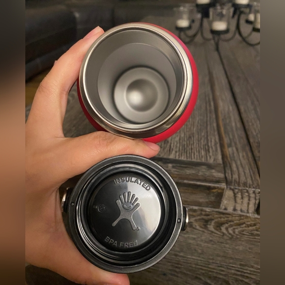 32oz Hydroflask - Picture 2 of 3